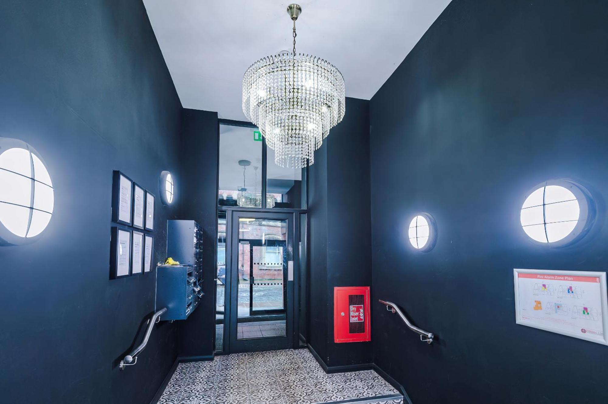 2 King Size Beds In Manhattan Styled Oversize Apartment Leeds  Exteriör bild